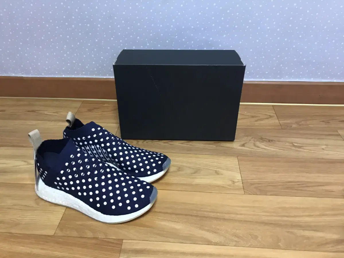 (W260)아디다스 NMD CS2 PK 로닌 폴카 닷 판매